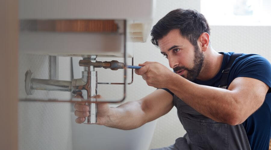Water heater thermostat replacement in Lamar, IN